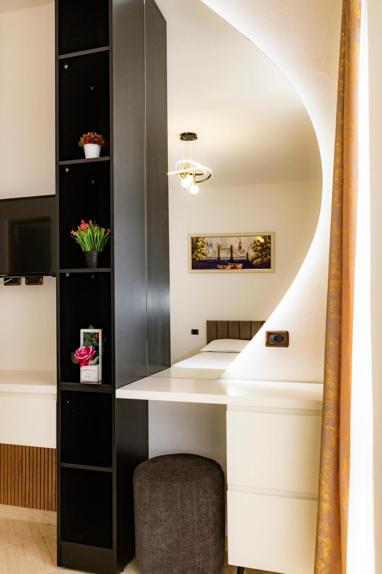 Eden Hotel Shëngjin Εξωτερικό φωτογραφία