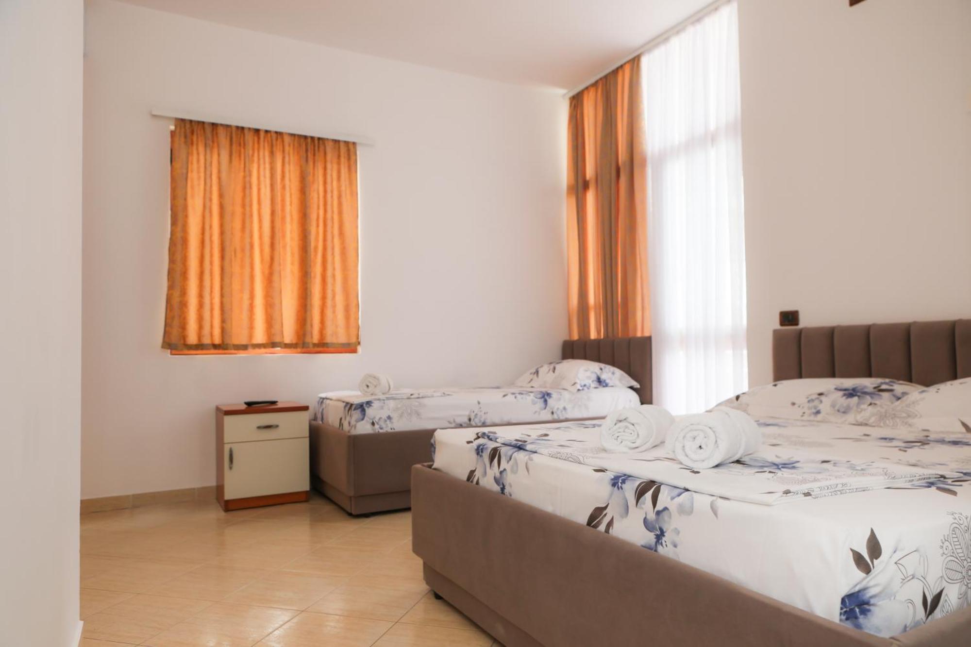 Eden Hotel Shëngjin Εξωτερικό φωτογραφία