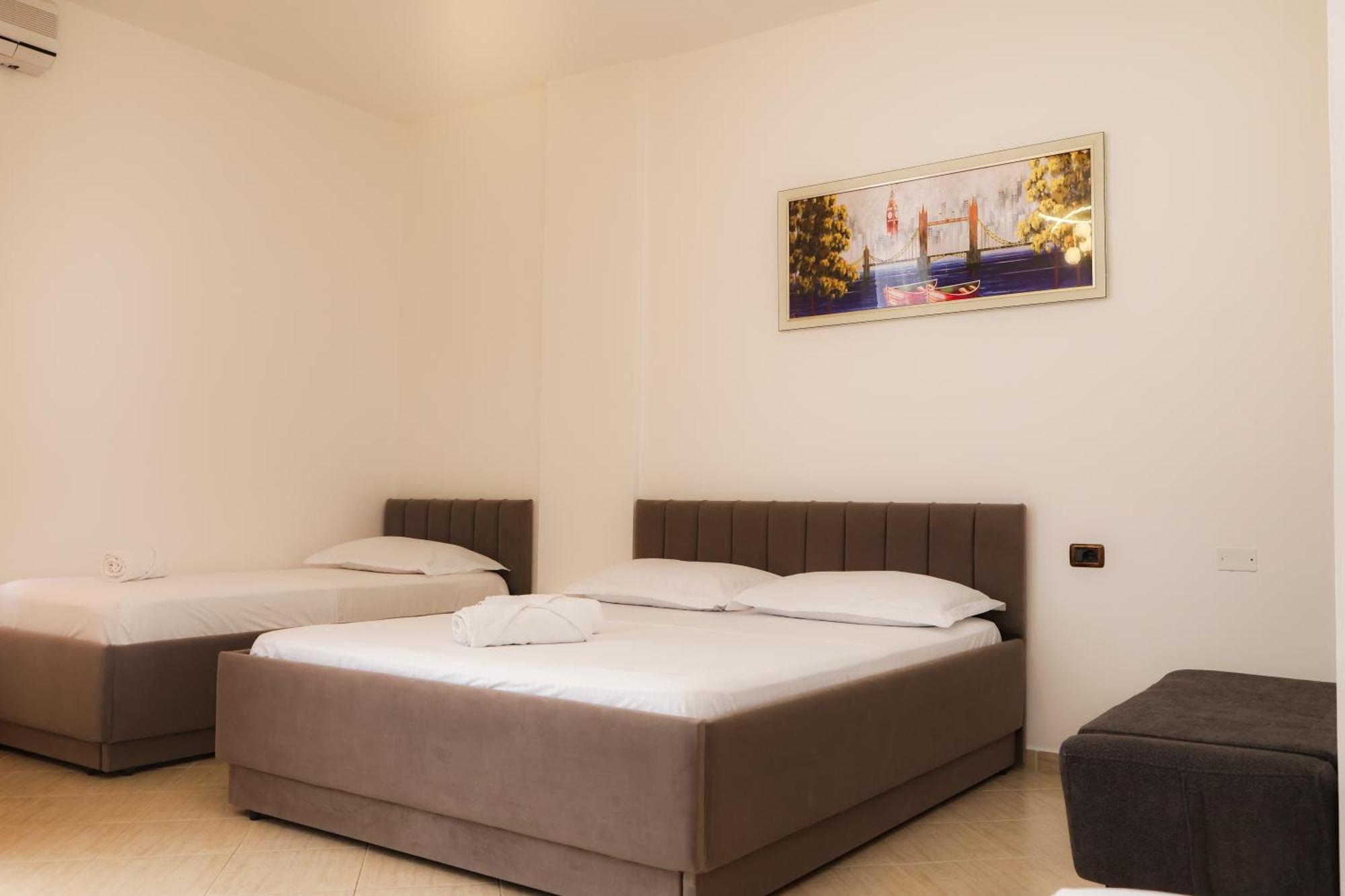 Eden Hotel Shëngjin Εξωτερικό φωτογραφία