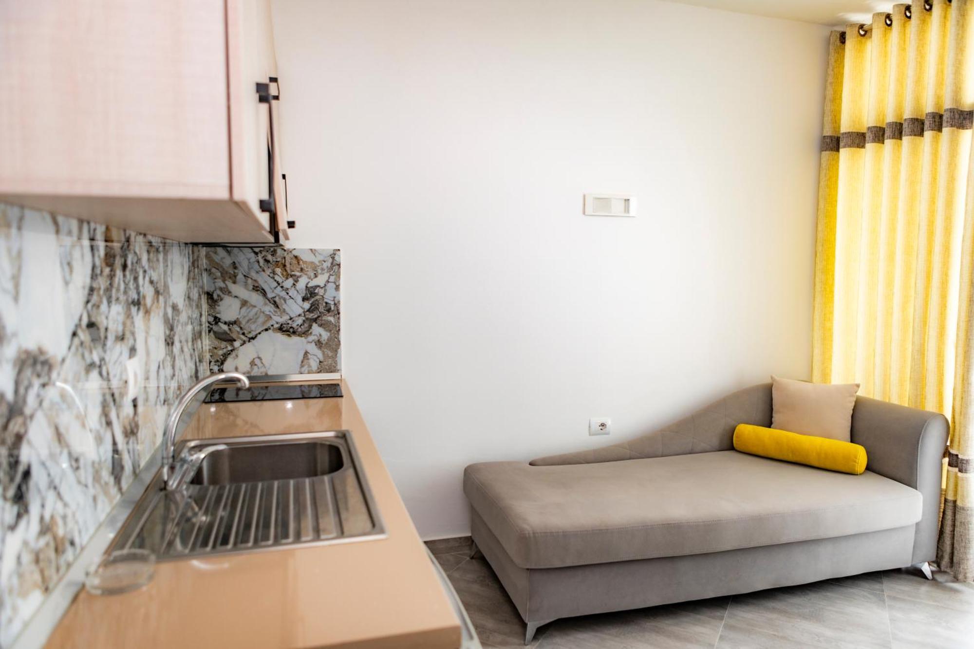 Eden Hotel Shëngjin Εξωτερικό φωτογραφία