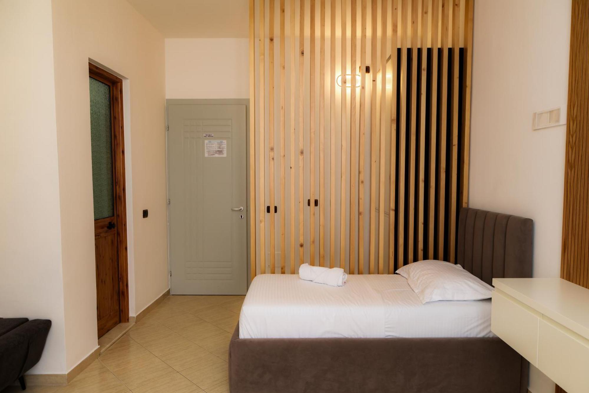 Eden Hotel Shëngjin Εξωτερικό φωτογραφία